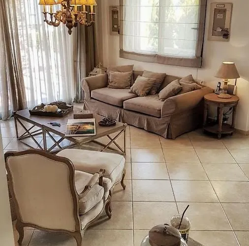 Estia, Cozy & Stylish - Elani Villa *