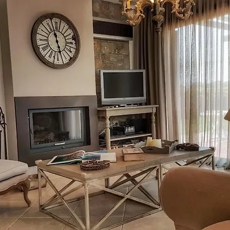 Villa Estia, Cozy & Stylish - Elani